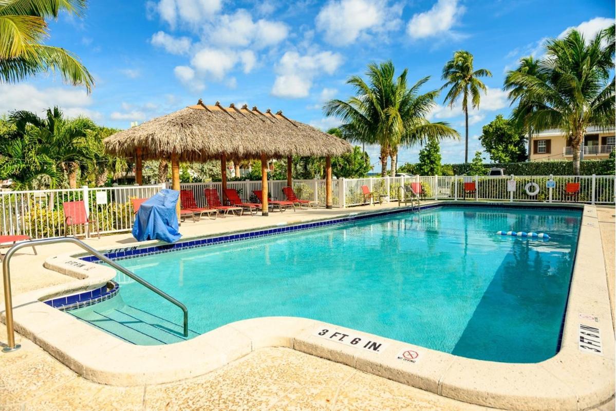 Oceans Beach Resort & Suites Pompano Beach Ngoại thất bức ảnh